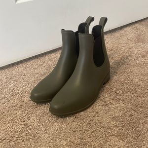 Rain boots